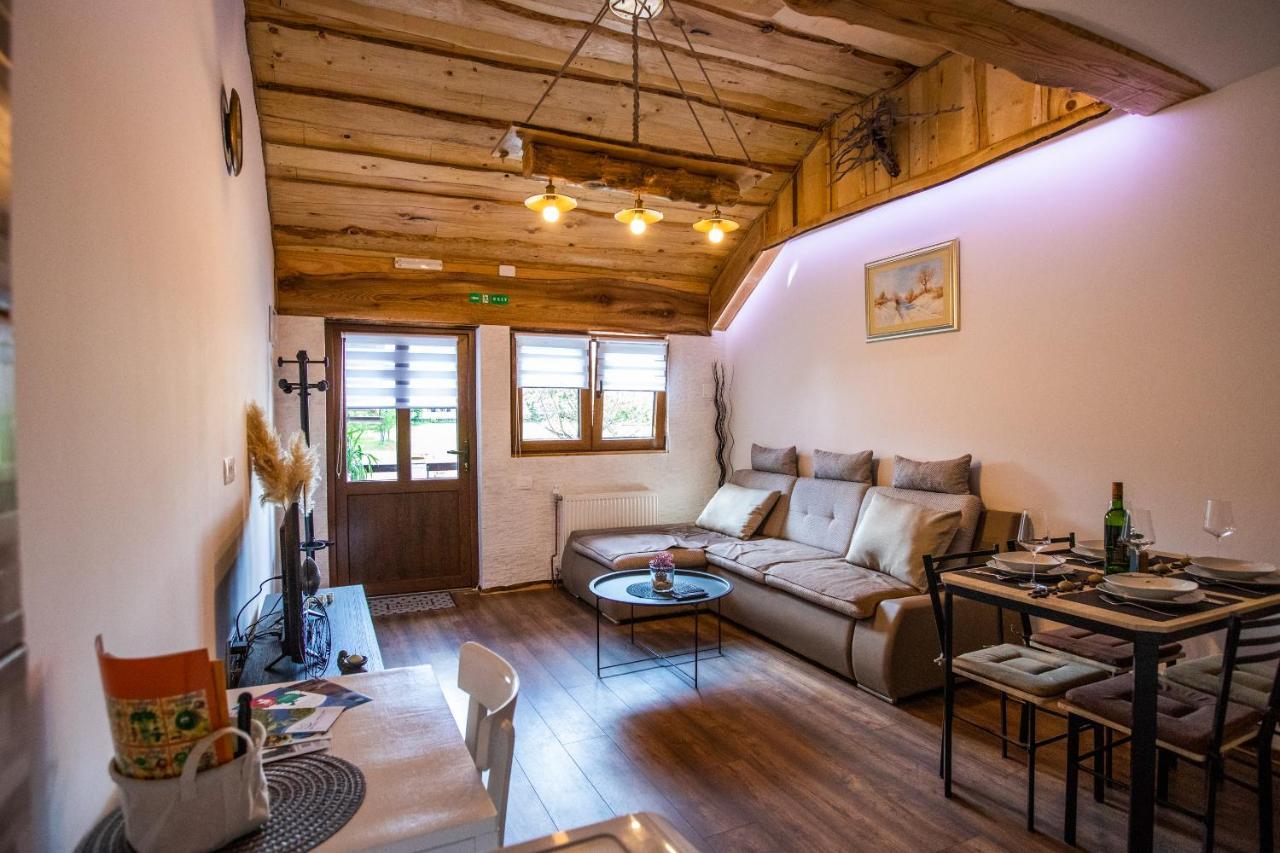 Apartman Mila Josipdol Buitenkant foto